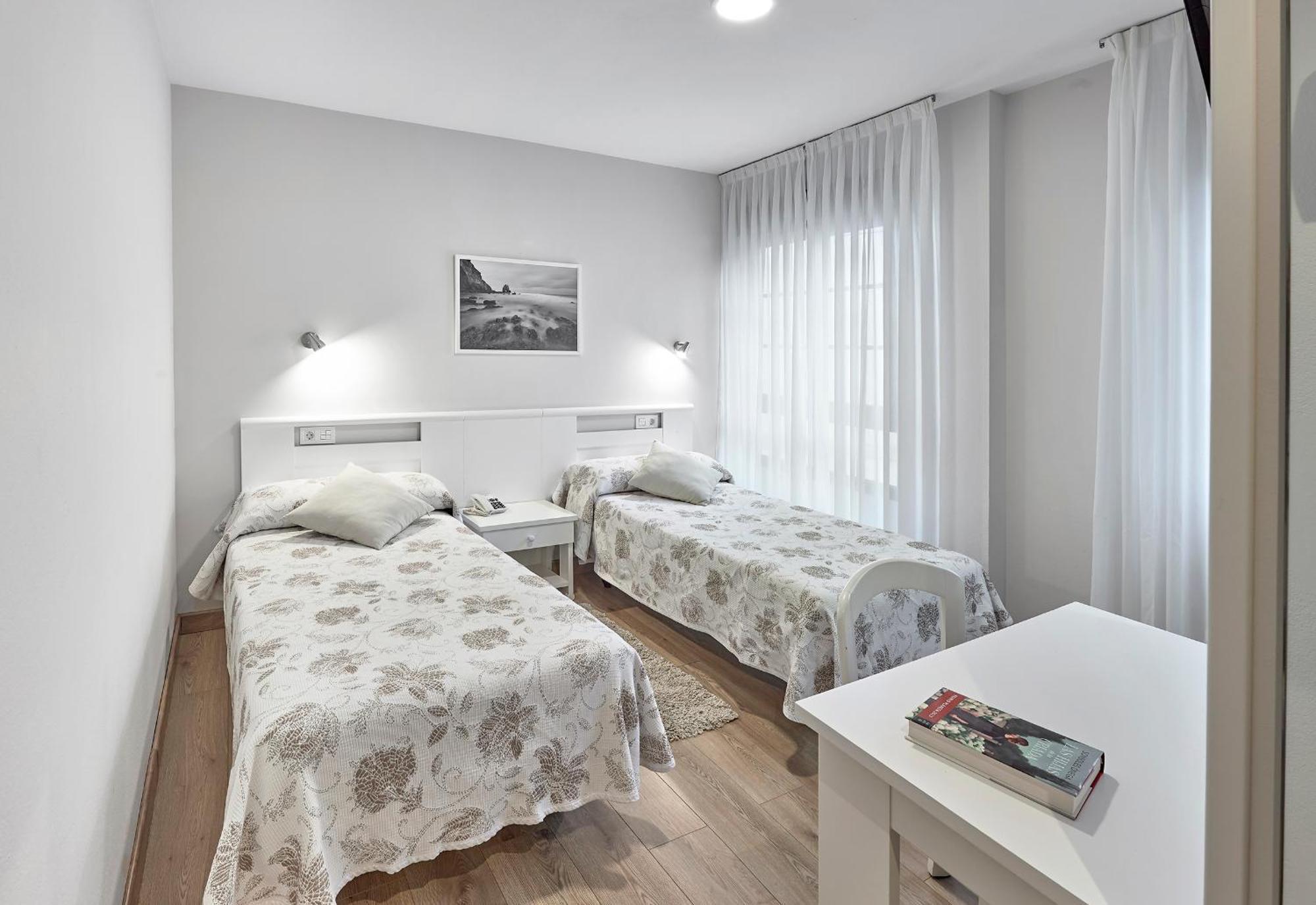 Hotel Rico Луарка Экстерьер фото