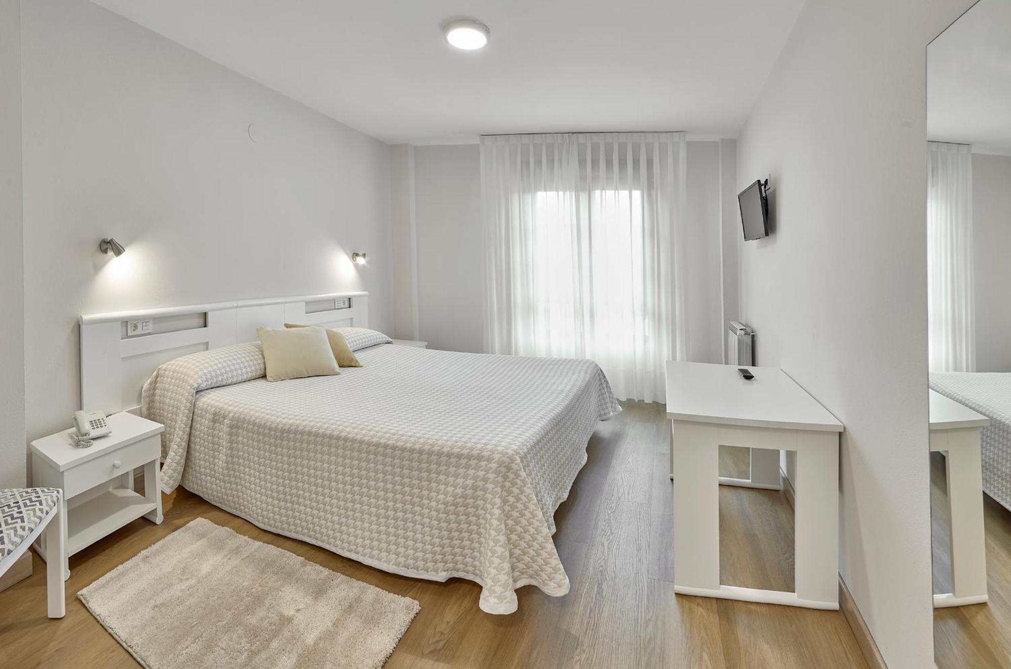 Hotel Rico Луарка Экстерьер фото